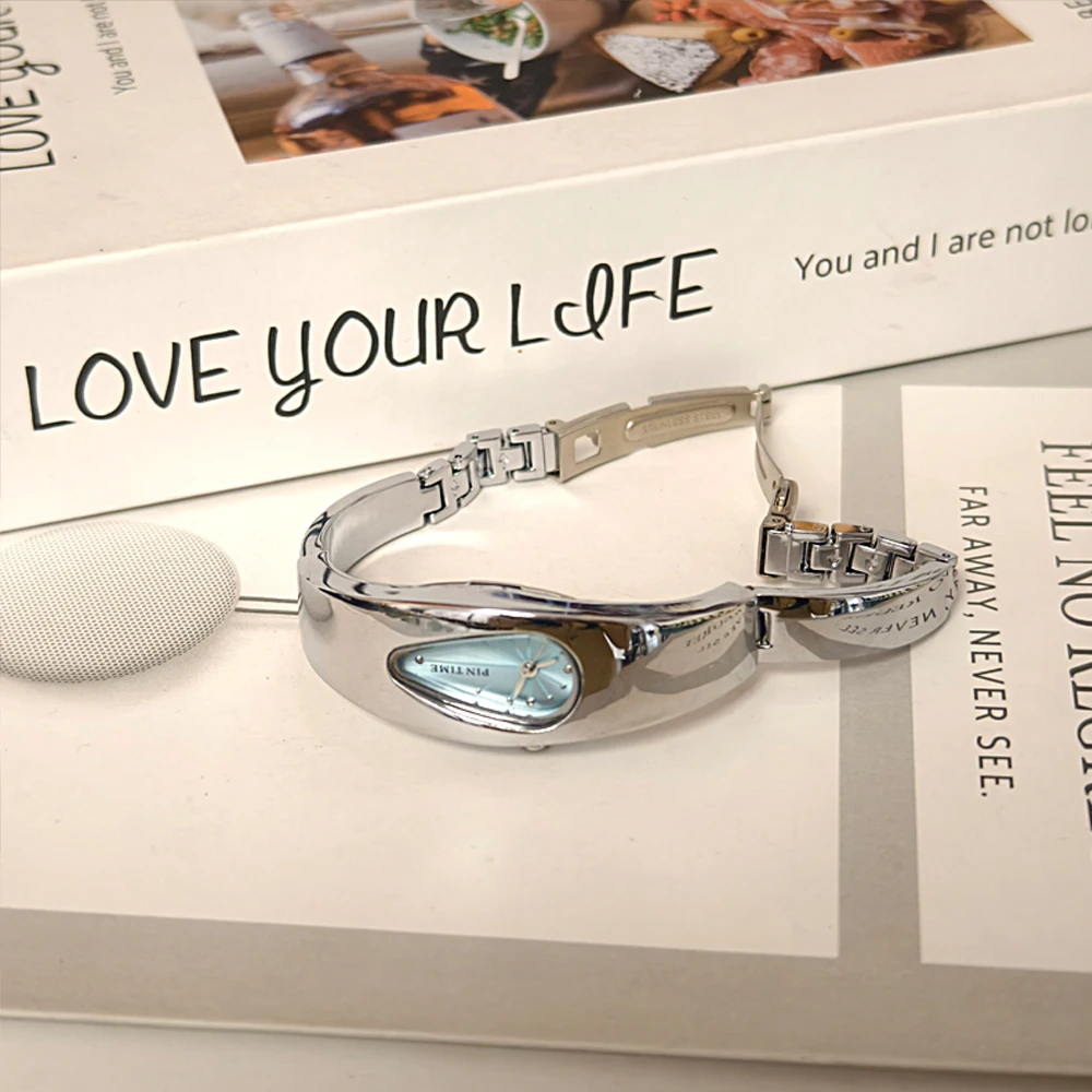 جديد على شكل دمعة سوار ساعة كوارتز قطرة الماء مقاوم للماء الذكور الإناث زوجين المتقدمة Y2K رائعة Ins المتخصصة الساعات