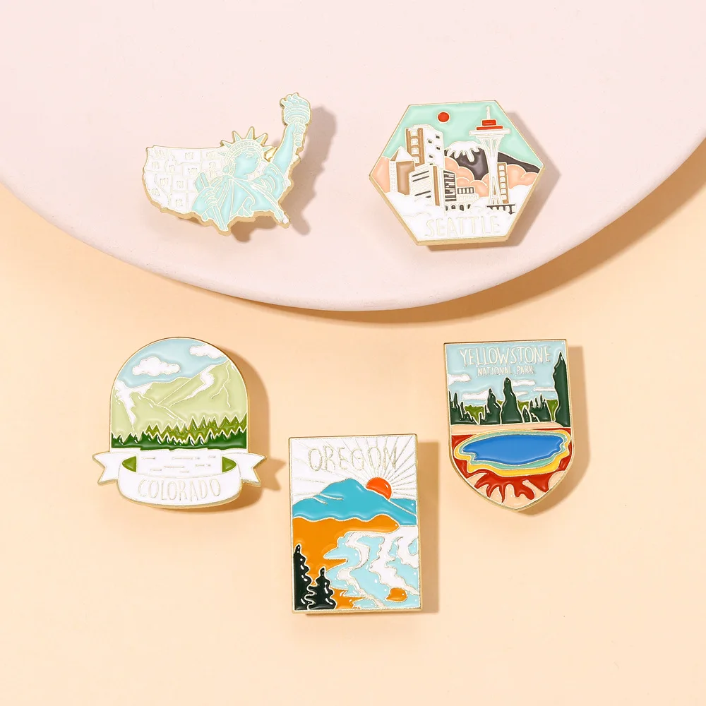 Broche de mapa de paisaje, atardecer, río, piscina arquitectónica, cuello, sombrero, Pin, decoración, insignia de solapa, amantes de la música, fanáticos, Gif