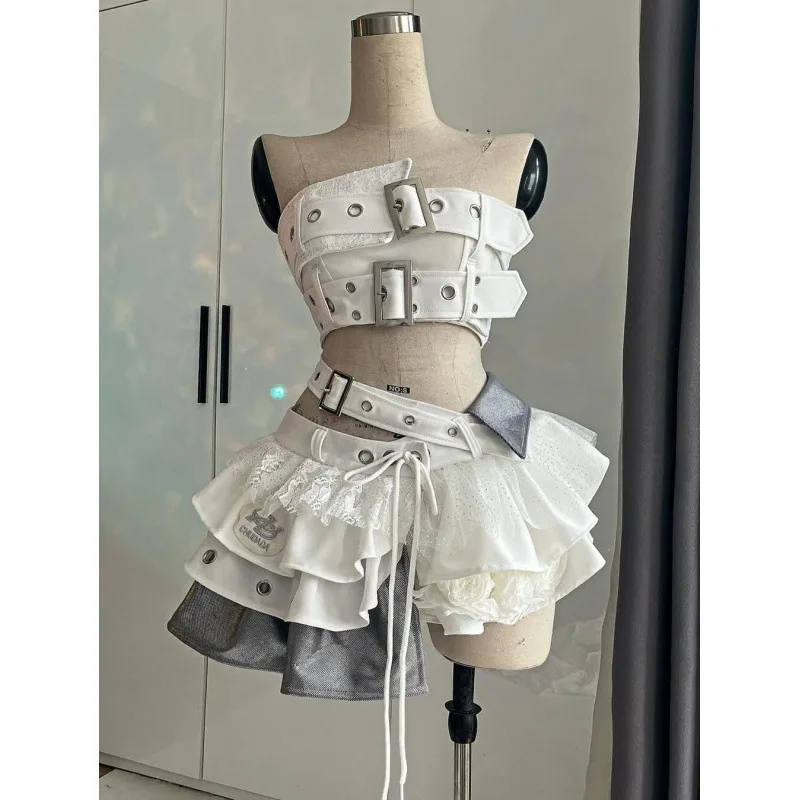 

Пышная юбка с низкой талией, нерегулярные сращивания, топ для горячих девушек, корейский повседневный спортивный комплект, женский модный летний комплект 2025 г.