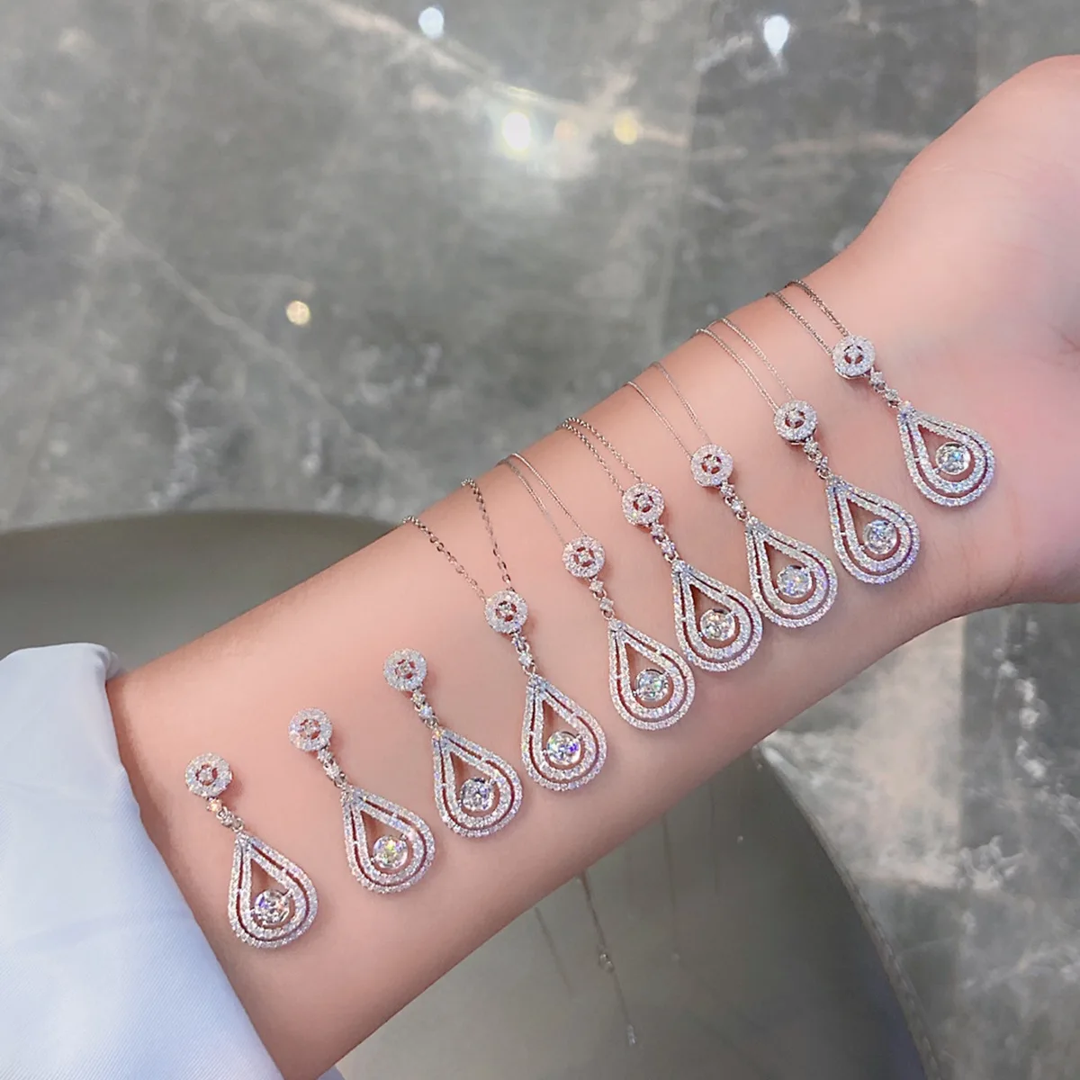 

Высококачественный серебряный кулон-капля из муассанита 925, полный бриллиант CZ, набор подушек Bazel, ожерелья для женщин, свадебные украшения для помолвки