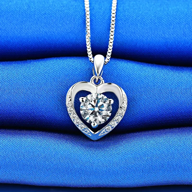 Solid 14K White Gold AU585 Moissanite Diamond Necklace Heart Surrounded by Crushed Diamonds Pendant Women's Jewelry