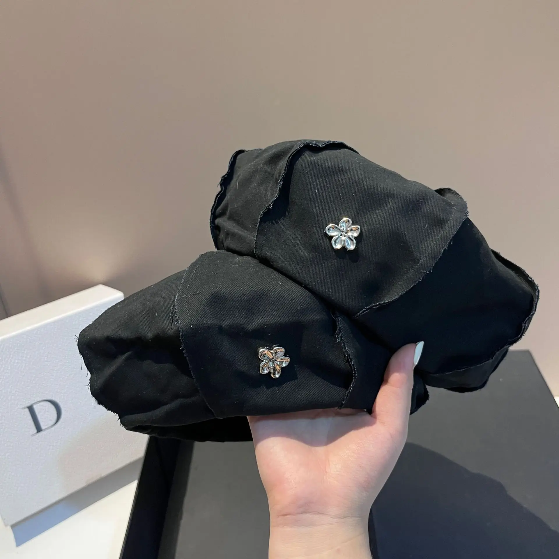 

Xiaoxiangfeng 2025 Trendy Beret - Fringed Washed Cotton Bud Hat, Versatile Painter & Newsboy Cap for Casual Outdoor Wear