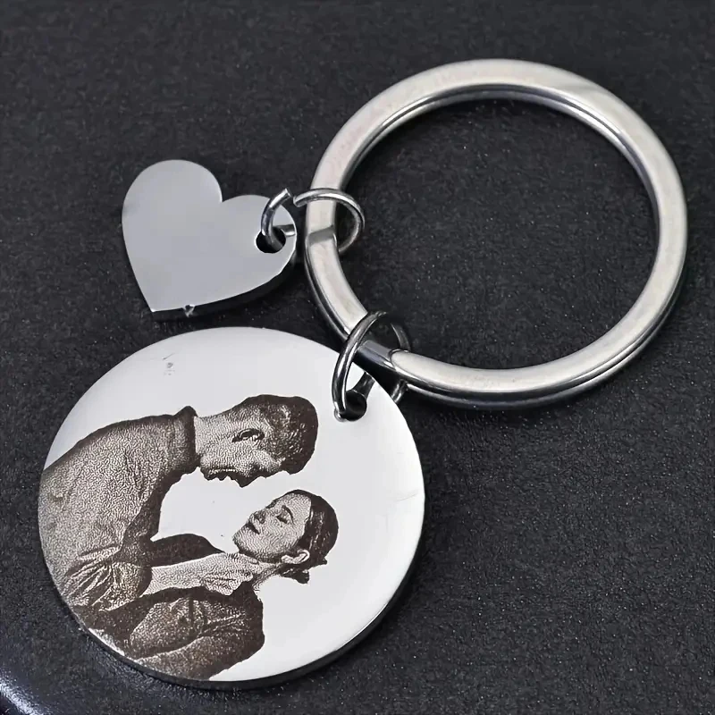

Customized Heart Shaped Small Pendant Laser Engraved Pet Dog Cat Photo Keychain Stainless Steel Souvenir Gift Jewelry keyring