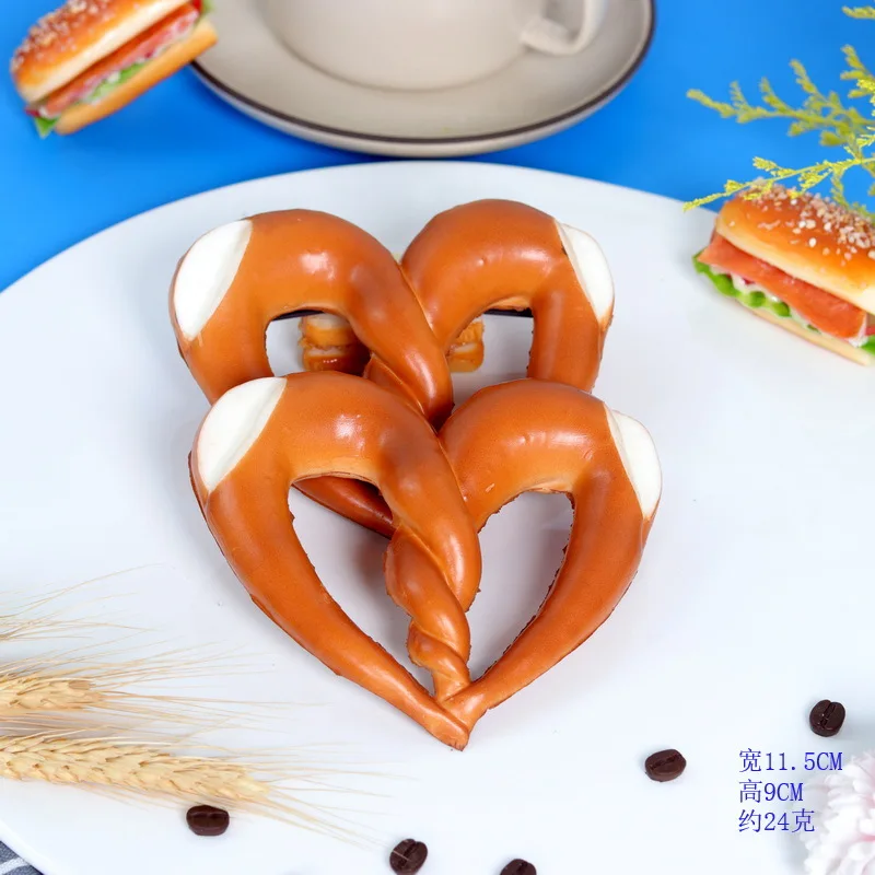 نموذج خبز الجلد الاصطناعي الأصلي الكعك الخبز Prey عقدة الملتوية كعكة Lye الرغيف الفرنسي محاكاة ديكور المنزل الإبداعي