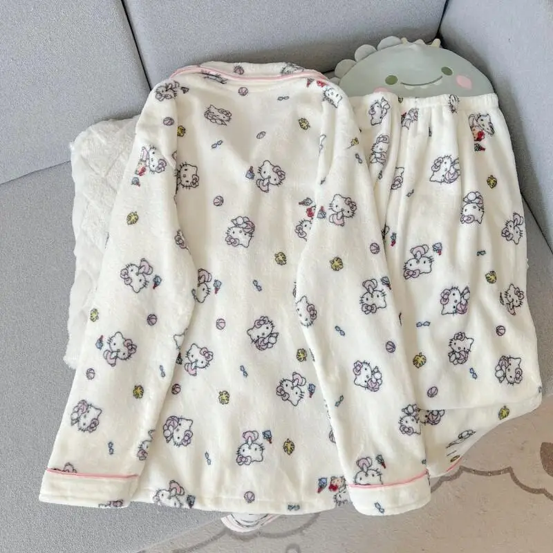 

Новый зимний комплект женской пижамы: теплый фланелевый плюшевый костюм из кораллового флиса с мультяшным принтом Hello Kitty, толстый домашний костюм, милый и модный комплект для сна в стиле каваи.