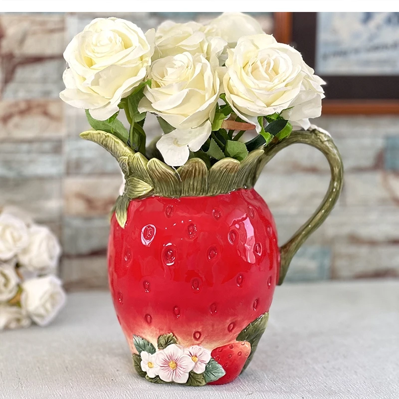 

pastoral strawberry ceramic vase room decoration