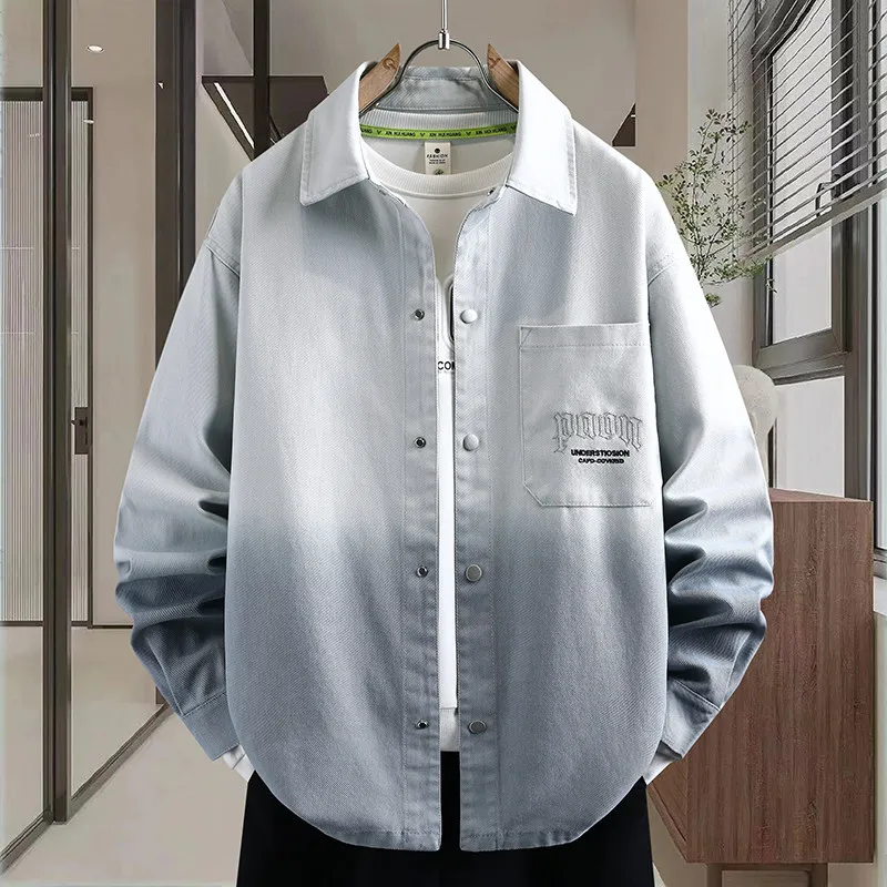 

Мужская джинсовая куртка с квадратным воротником на весну и осень, повседневная модная рубашка с длинными рукавами и градиентным эффектом, универсальная, в американском стиле, стильная.
