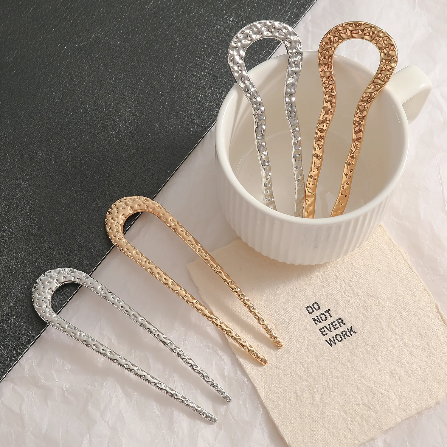 

Metal U-shaped Hairpin High-end Feeling Temperament Hairpin New Chinese-style Ball Head Plate Hair Hairpin Fashion Simple Hair A