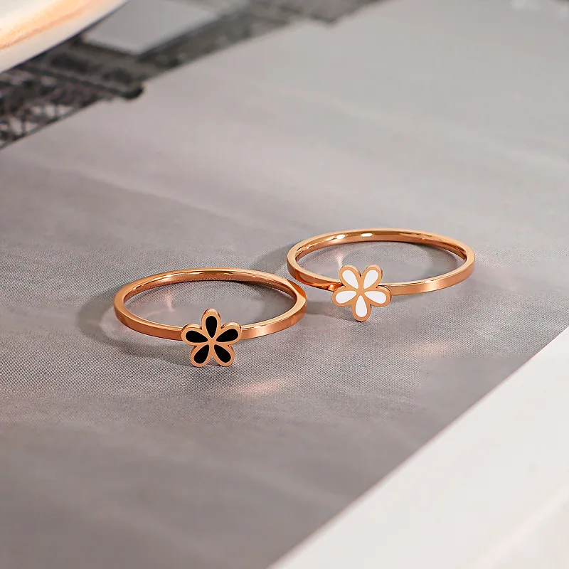 Stainless Steel Dripping Oil Daisy Flower Ring for Women Girls Trendy 5 Leaf Plant Ring Minimalist Jewelry Gift to Her