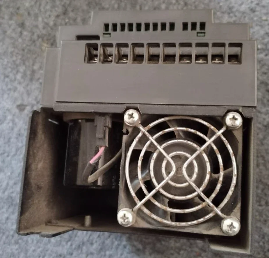 Used special frequency converter 5.5 kw 380V HD09-4T5P5G, function package