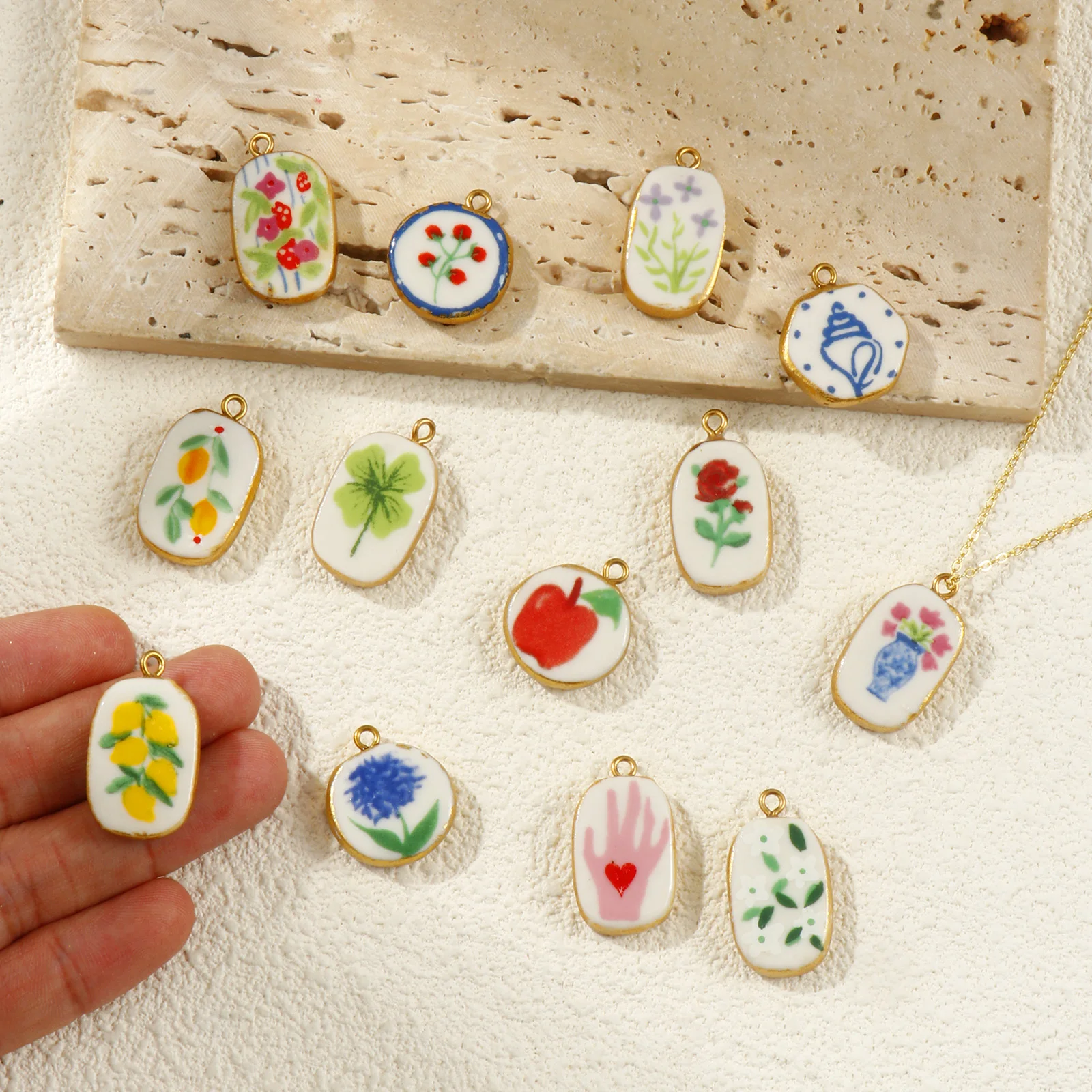 2 قطعة سحر زهرة السيراميك الملونة 18K مطلية بالذهب 304 الفولاذ المقاوم للصدأ غير النظامية هندسية قلادة لصنع قلادة المجوهرات