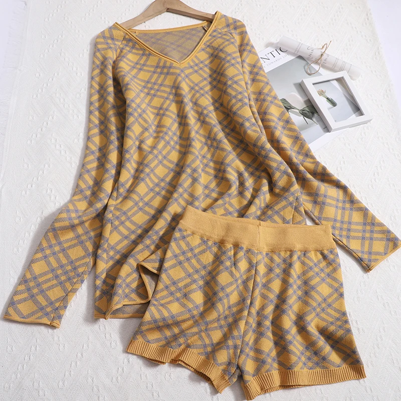 

Женские корейские вязаные клетчатые шикарные комплекты из двух предметов, свитер с длинными рукавами + узкие короткие брюки, вязаные повседневные уличные костюмы