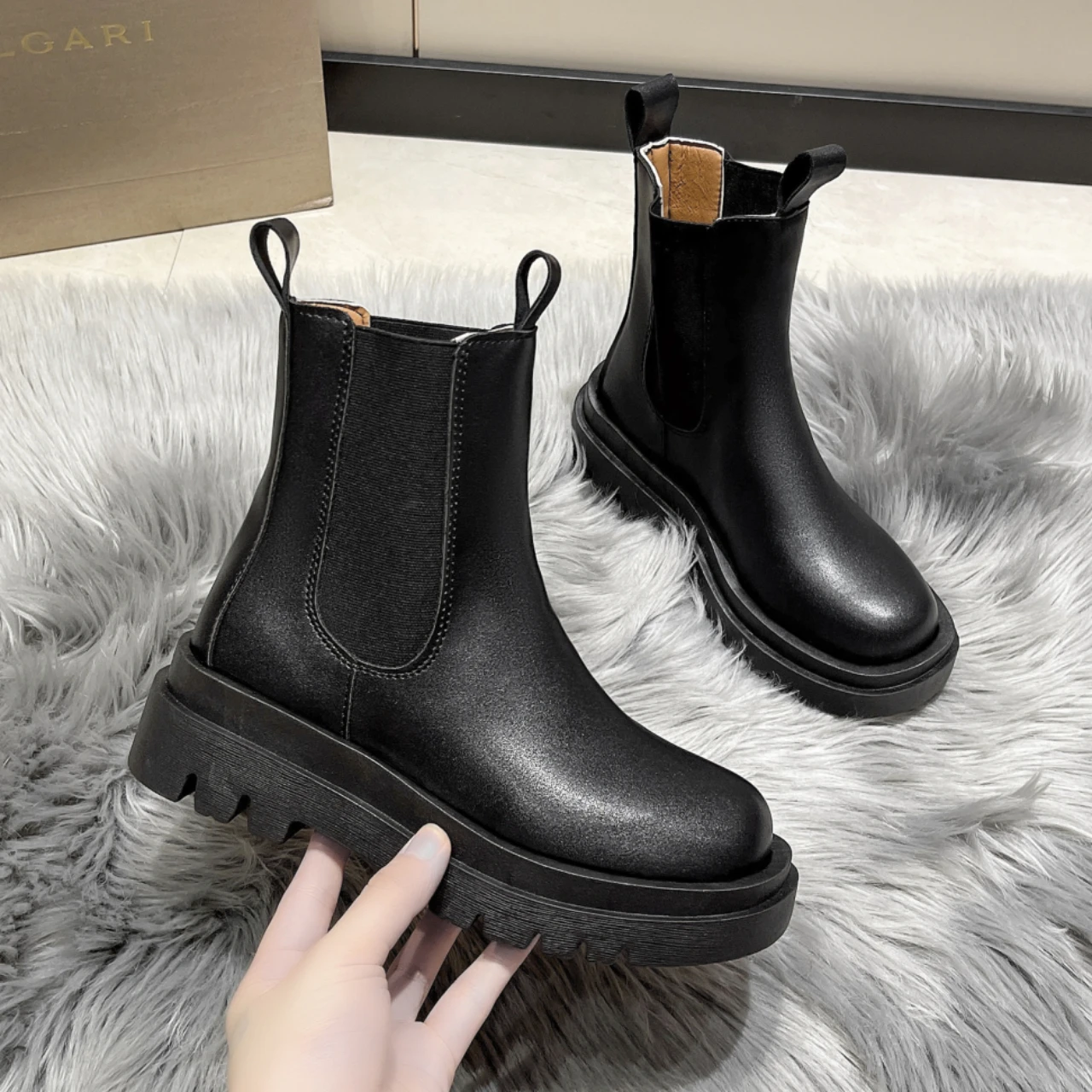 

Women Boots Hot Luxury Thick Sole Chelsea Boots Women 2024 New Autumn Flat Casual Boots High Quality Fashion Shoes for Women