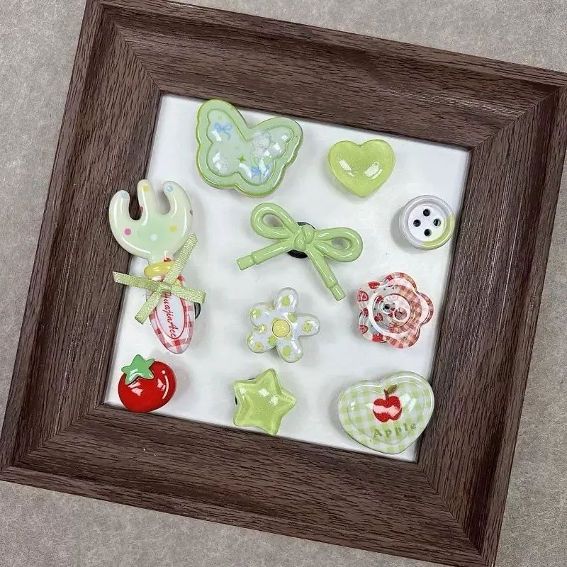 10 قطع من الأحذية الصيفية للفتيات على شكل فراشة حب جديدة قابلة للإزالة DIY إكسسوارات الديكور هدايا صغيرة لطيفة للفتيات