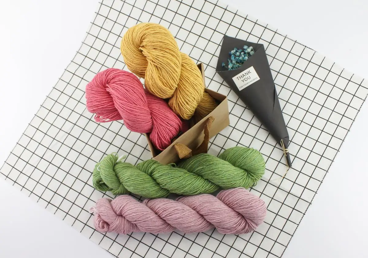 Hank-خيوط محبوكة يدويًا من الياك التبتية 100 جم ، كروشيه ، كروشيه ، ناعم ، ملون ، DIY ، وشاح سترة منسوج يدويًا متوسط السميك ، 100%