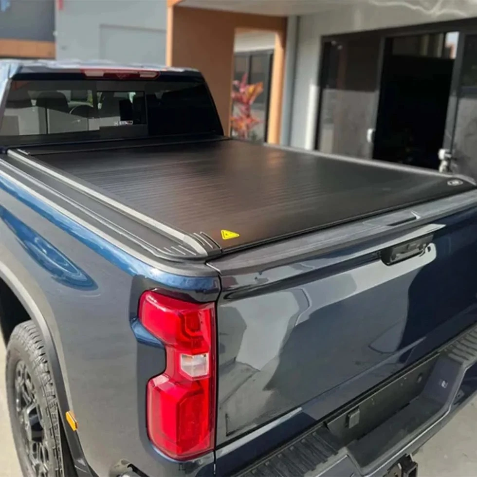 

Heavy-Duty Aluminum Retractable Lid for Silverado Rolling Shutter Topper Roll N Lock