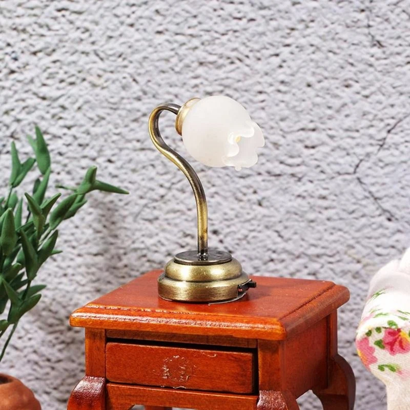 1/12 Puppenhaus Vintage Mini Tisch lampe mit LED-Licht Modell für 1/12 Puppenhaus Miniatur zubehör