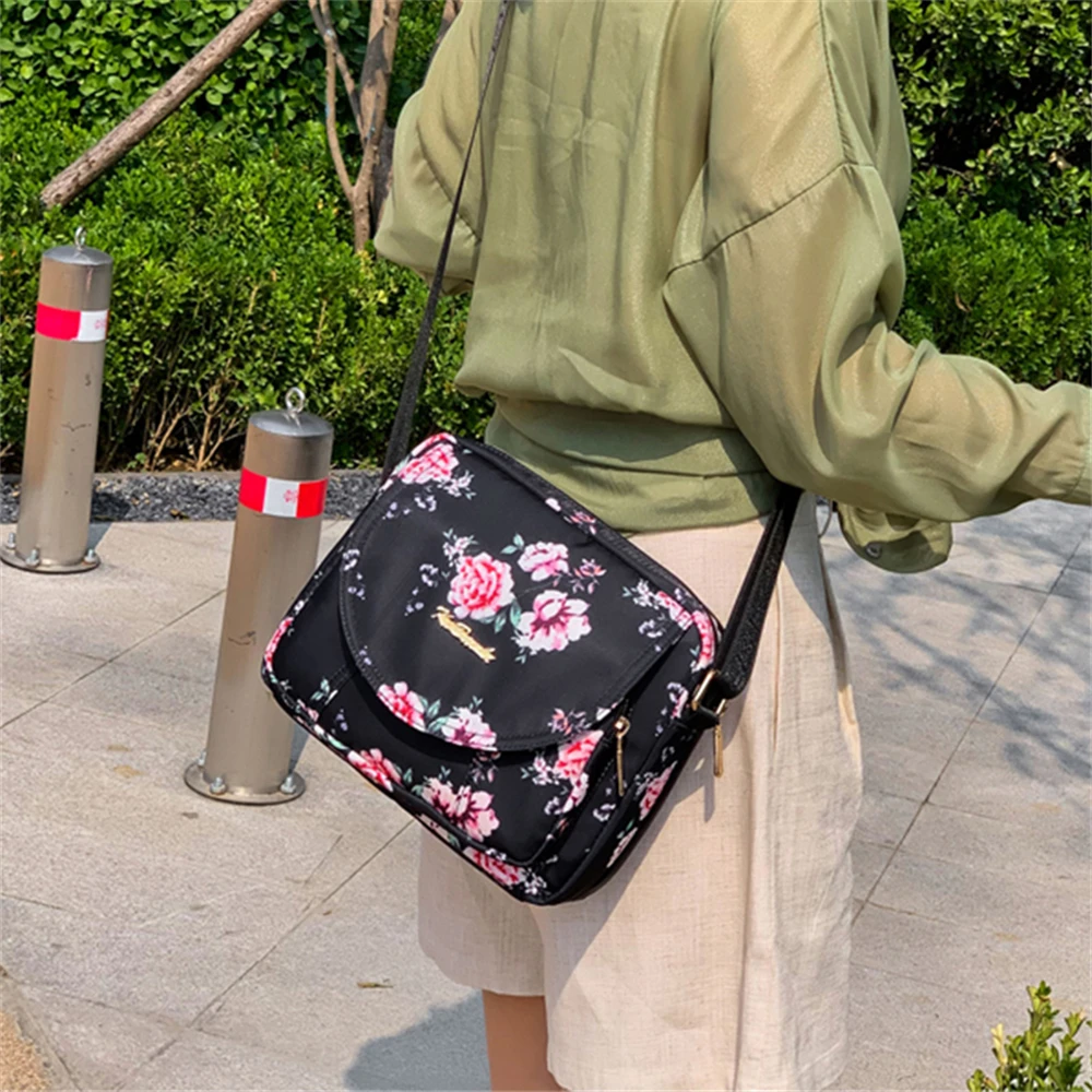 Fashion Flower Pattern Design Ladies Shoulder Bag Multi-pocket Ladies Messenger Bags Fashion High Quality Nylon Women Bag Purse