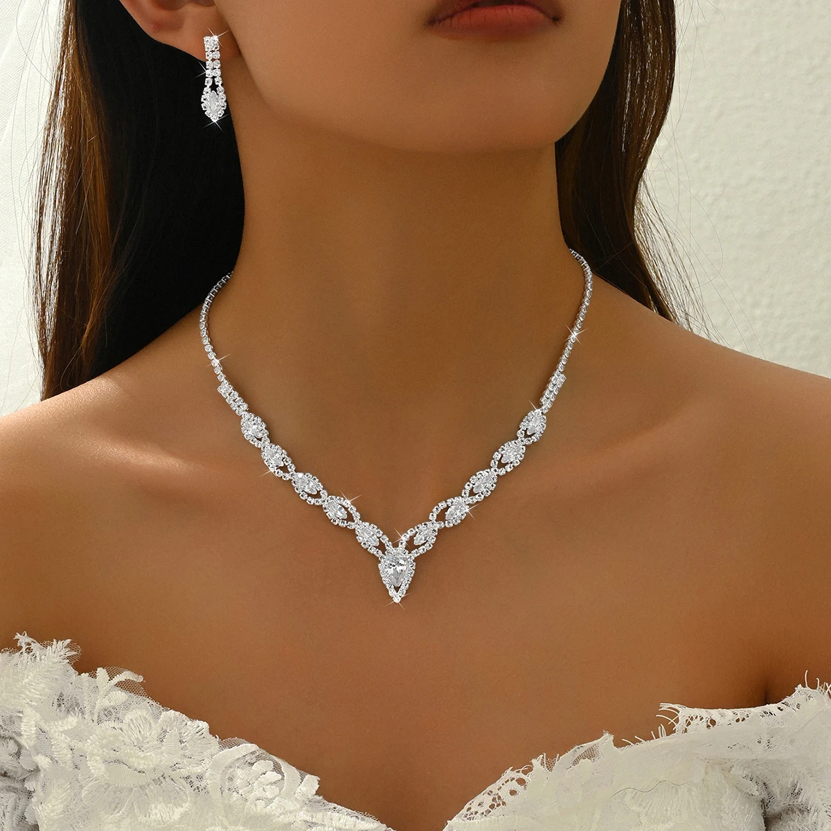 مجموعة مجوهرات نسائية عصرية متألقة من حجر الراين وقلادة وسوار وخاتم وحفلات الزفاف وحفلات العطلات #2