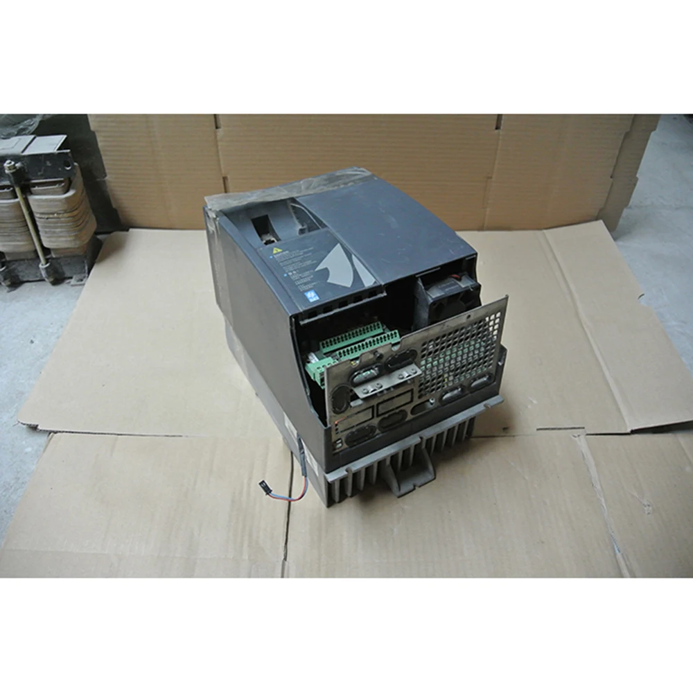 Controller AVY2055-KBX AVY1022-KBX AGY-EV3110-KBX-4 Inverter AC Drive