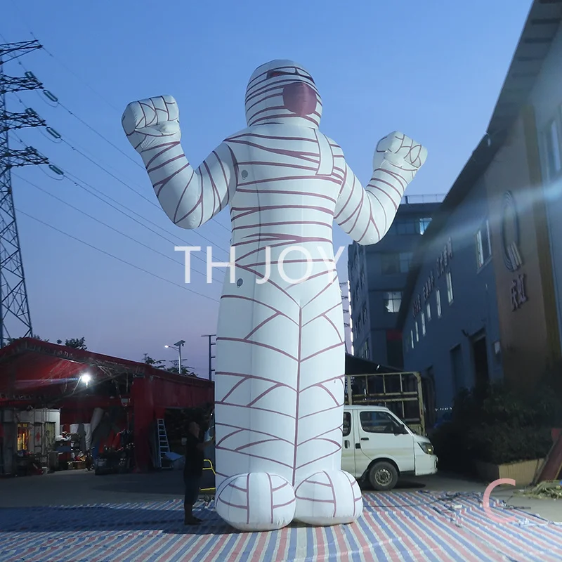 snel luchtschip tot deur, buiten gigantische reclame opblaasbare monster mummie, zombie eng opblaasbaar mummie model voor Halloween