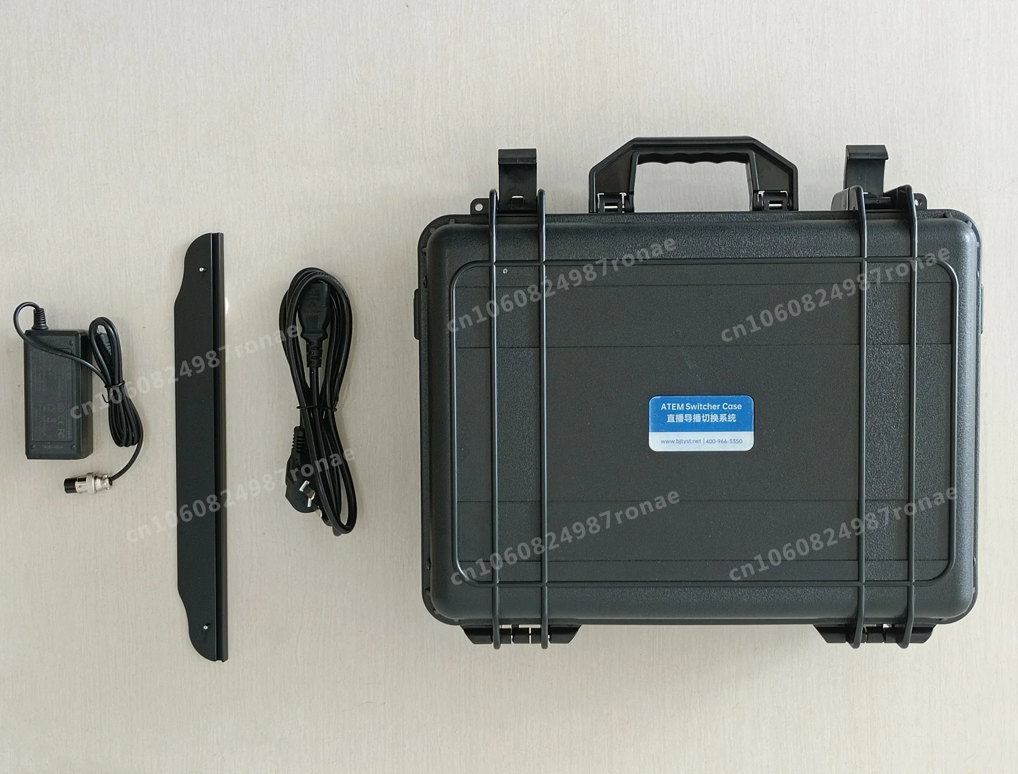 ATEM Mini 美品 箱付 セミハードケース付 HDMIスイッチャー ブラックマジックATEM Mini ライブスイッチャー