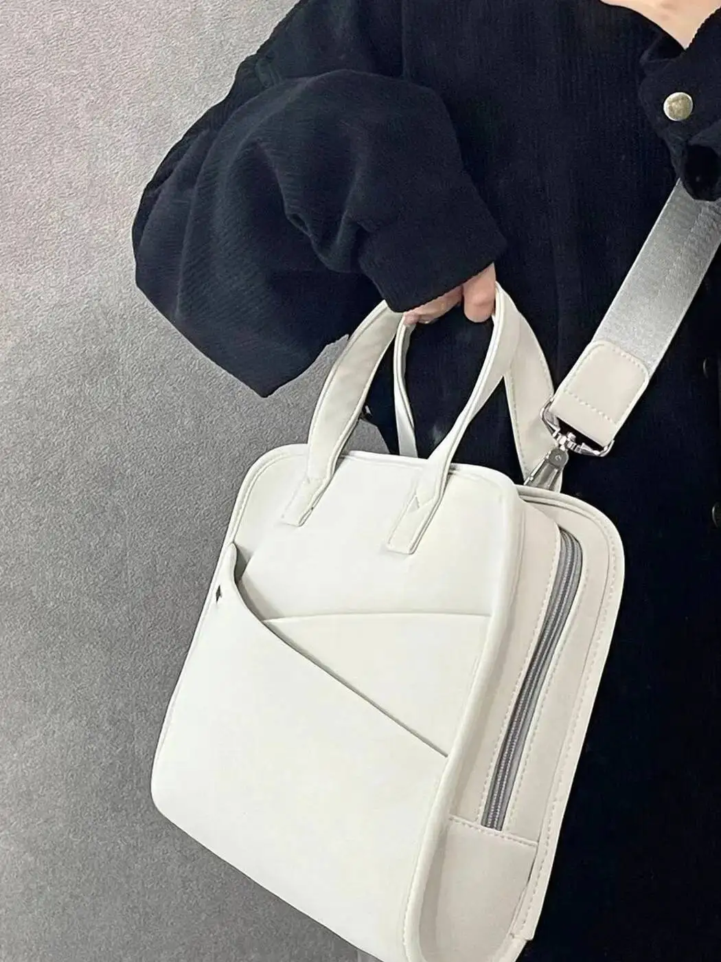 

Bloom Large Capacity Messenger Women High Street Vintage White Crossbody Bags Ladies Haruku Solid Designer Bag
