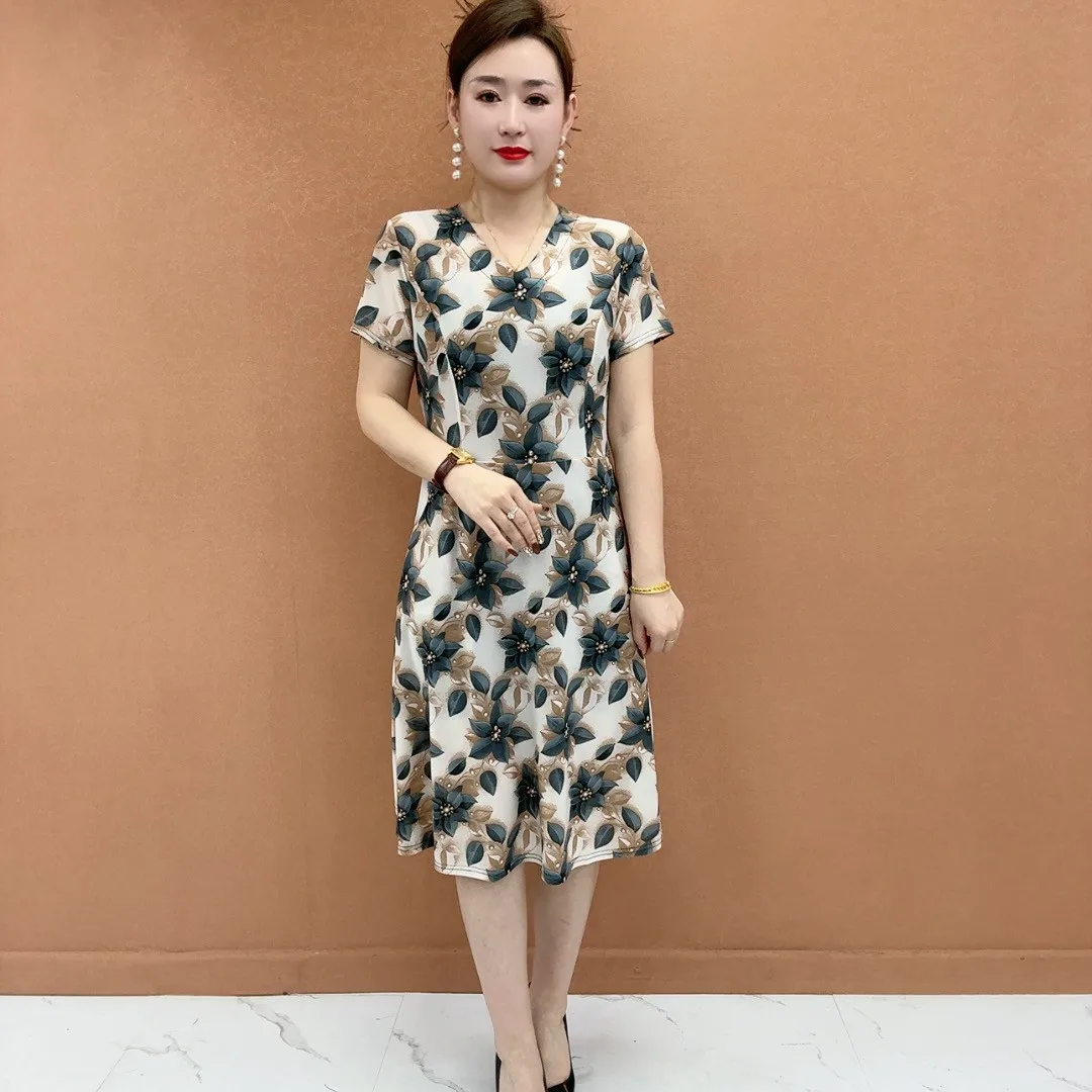 Middle Aged Mother Printed Dress With Fashionable V-neck Design Plus Size Clothing 2025 Casual Daily Loose Short Sleeved Dress