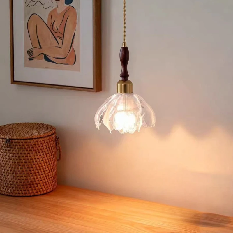 

Flower chandelier retro style artistic sense bedroom study lamp petal shape warm romantic bedside small chandelier