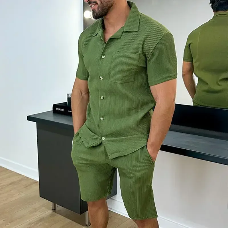 Conjunto holgado de dos piezas para hombre, traje informal con cuello vuelto, camisas de un solo pecho, pantalones cortos, verano, 2024