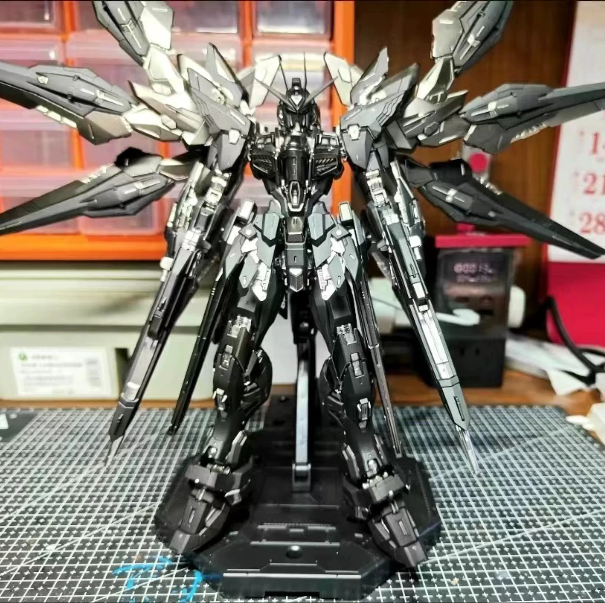 1/100 Mgex Seed Destiny Strike Freedom Полуночное покрытие в сборе Модель Фигурка Меха Робот Статуя Орнамент Коллекция Подарочная игрушка