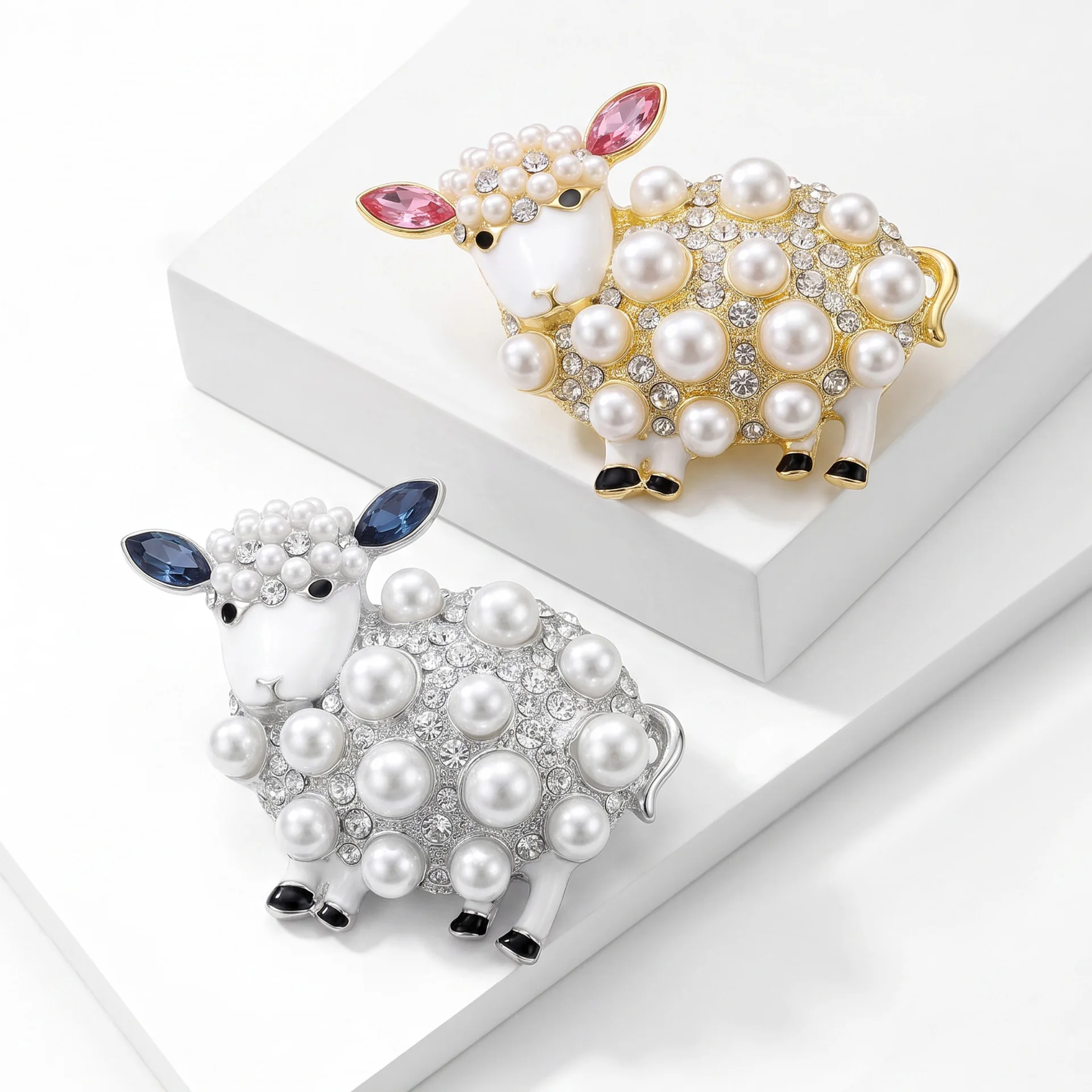 Cross border cute creative fashion versatile cardigan jacket pin accessories, pearl studded diamond sheep brooch