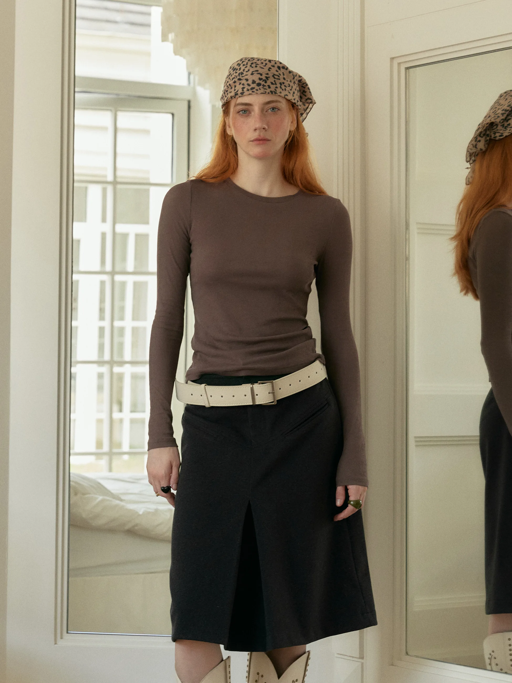 

Женская облегающая футболка с длинным рукавом и вырезами, базовый слой для осени, стильный дизайн, топ-базовый слой