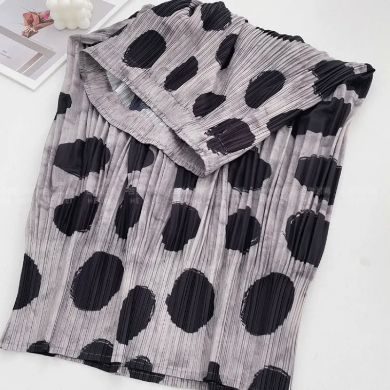 Miyake plissado preto bolinhas meia saia feminina simples casual solto moda versátil roupas de viagem coreano vestindo