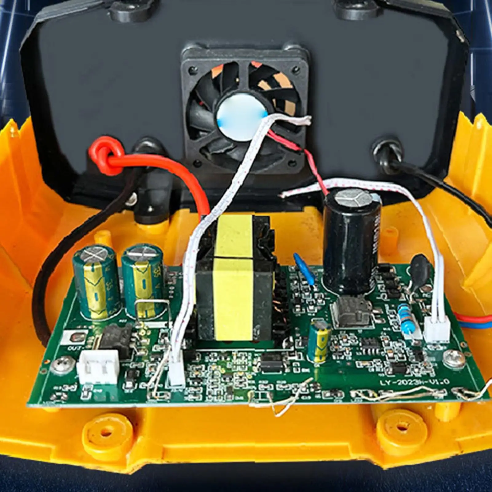 

12V Battery Charger 12V 24V Automotive Battery Charger Digital Pulse Repair Maintainer For Automotive Truck SUV Sedan Motorcycle