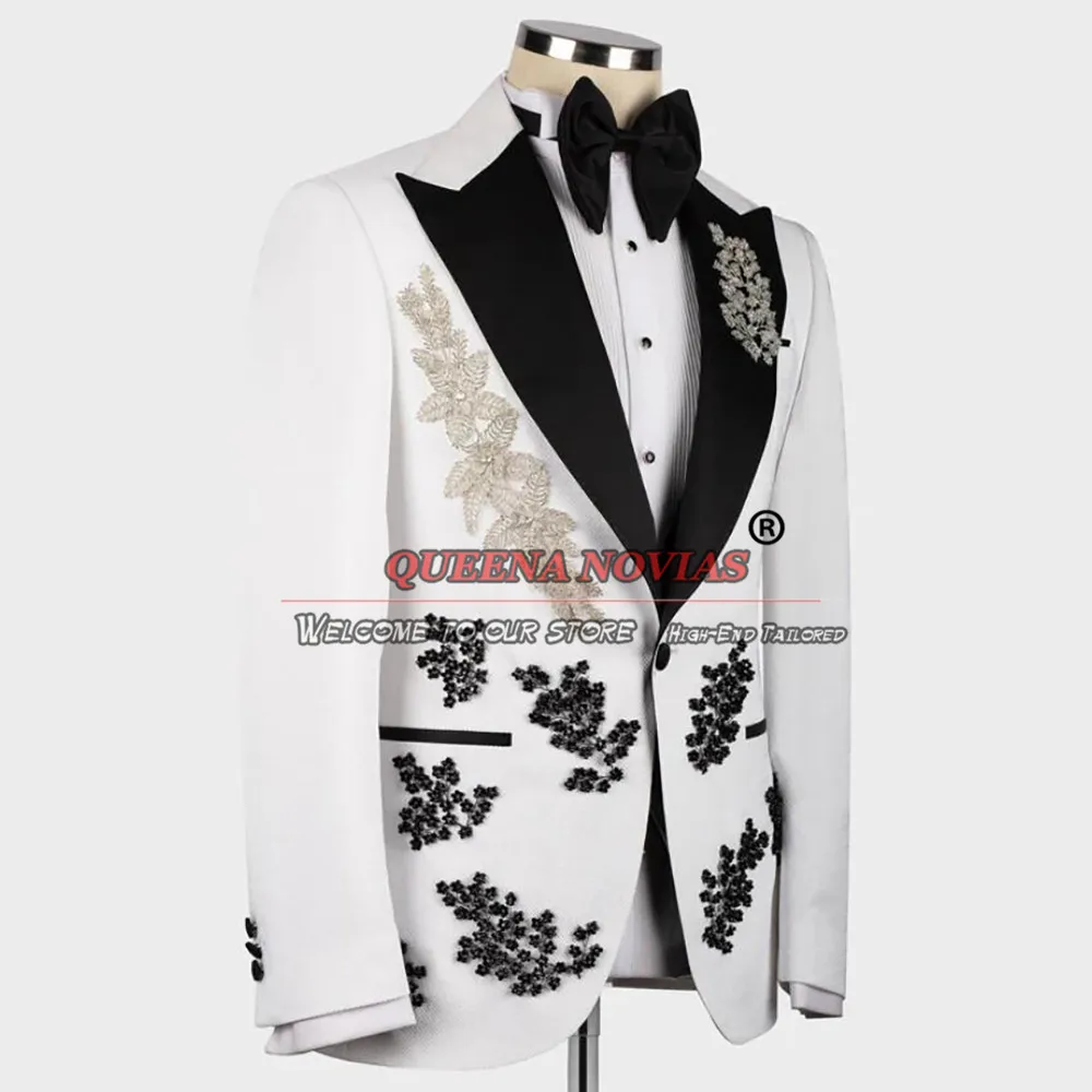 Homens Cristais Beading ternos de casamento, jaqueta branca, colete, calças, calças pretas, smoking formal do noivo, feito sob medida, luxo, 3 peças