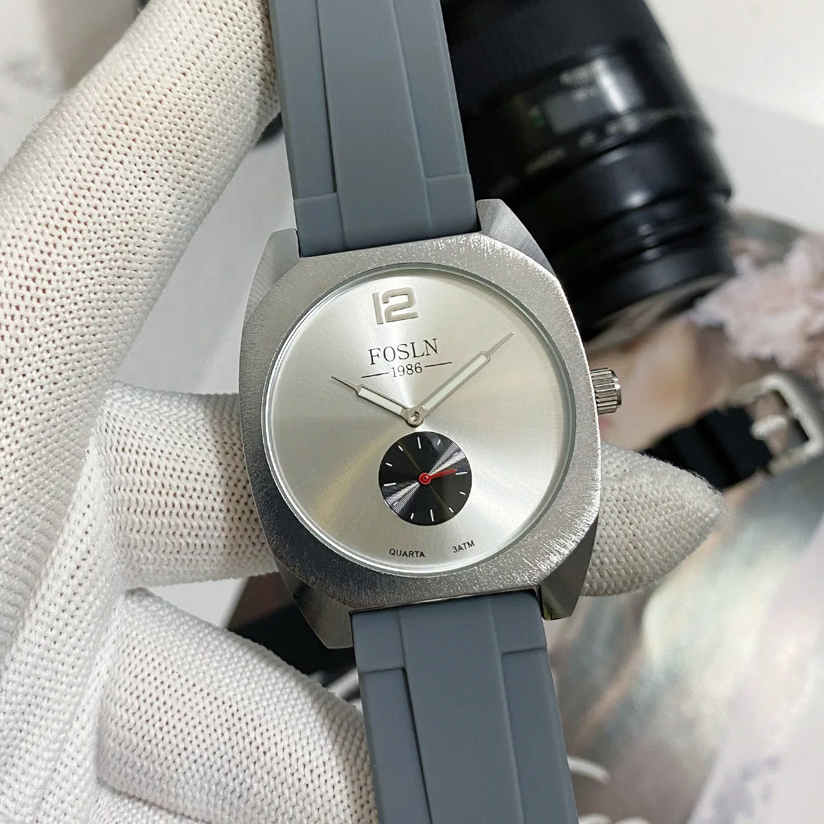 Quartz Watch Small Three Needle 38mm Diameter 8mm Thickness 7035 Movement Luminous Function Silicone Strap 3ATM