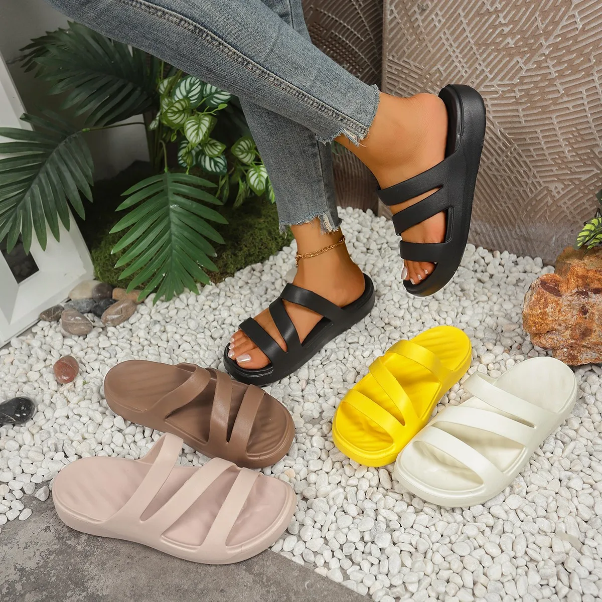 

Женские минималистичные шлепанцы на толстой подошве — летние нескользящие мягкие пляжные шлепанцы 2023 года для верхней одежды