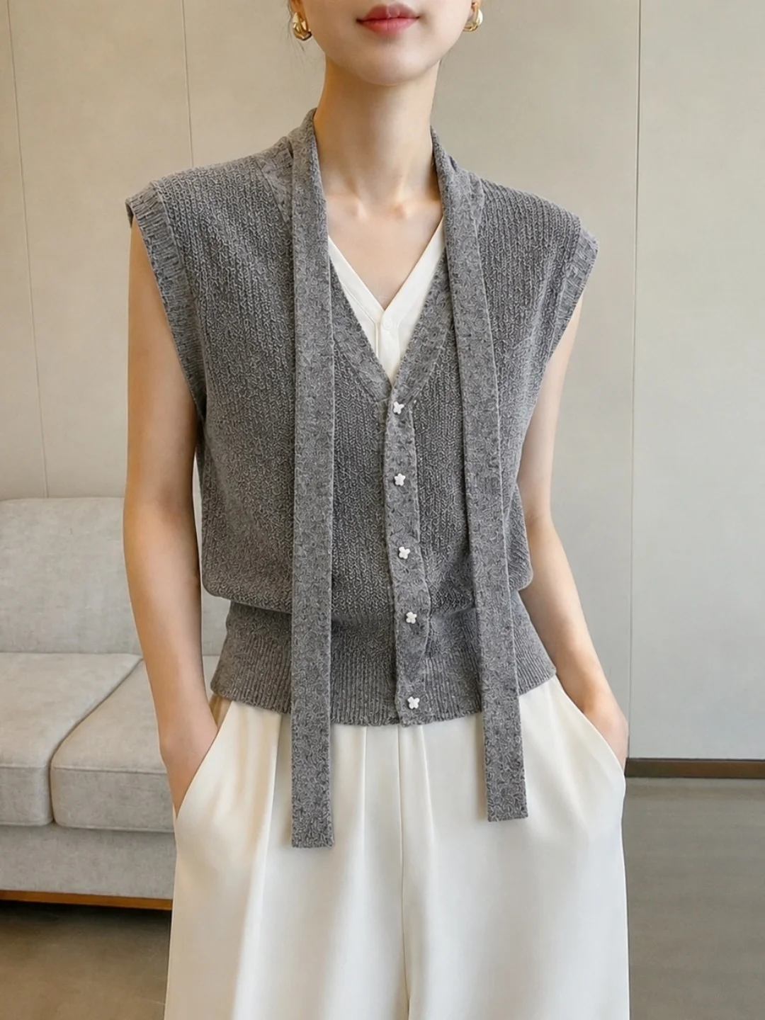 Fashionable Color Block V-Neck Knitted Vest Ice Silk Top Summer Design Sensation Street Style Korean Version Straight Cut