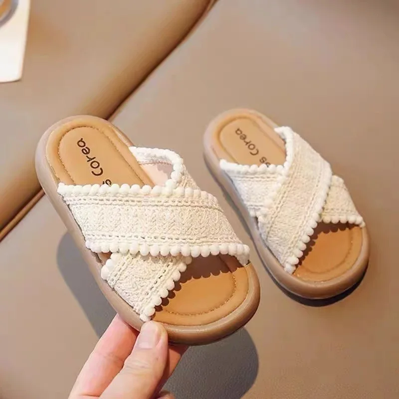 

Новые шлепанцы на плоской подошве с открытым носком, нескользящие шлепанцы, детские домашние тапочки, детские летние милые пляжные тапочки для девочек