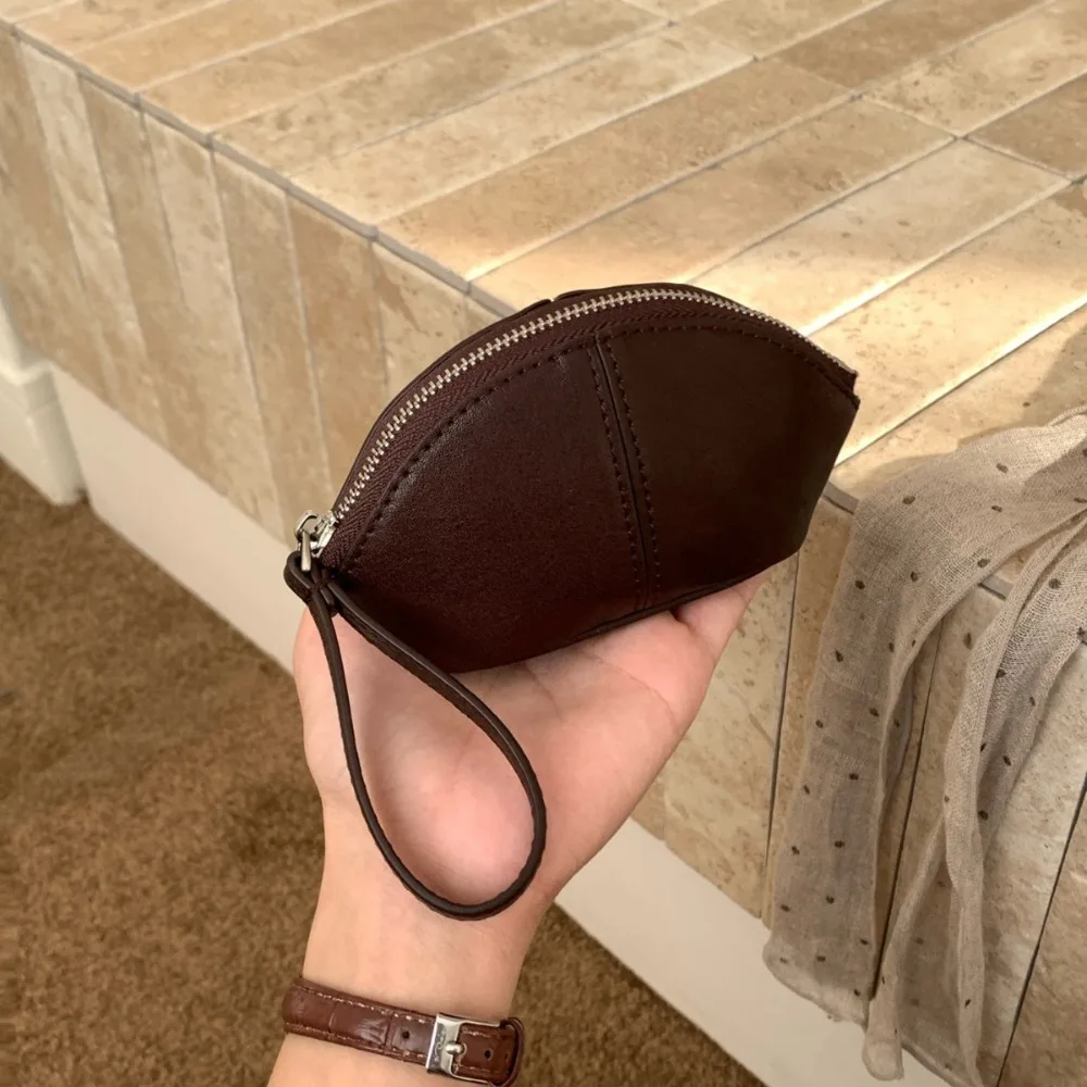 2026 New High-quality Mini Earphones, Lipstick Storage Bag, Unique Texture, Fashionable, Simple and Casual Daily Exquisite