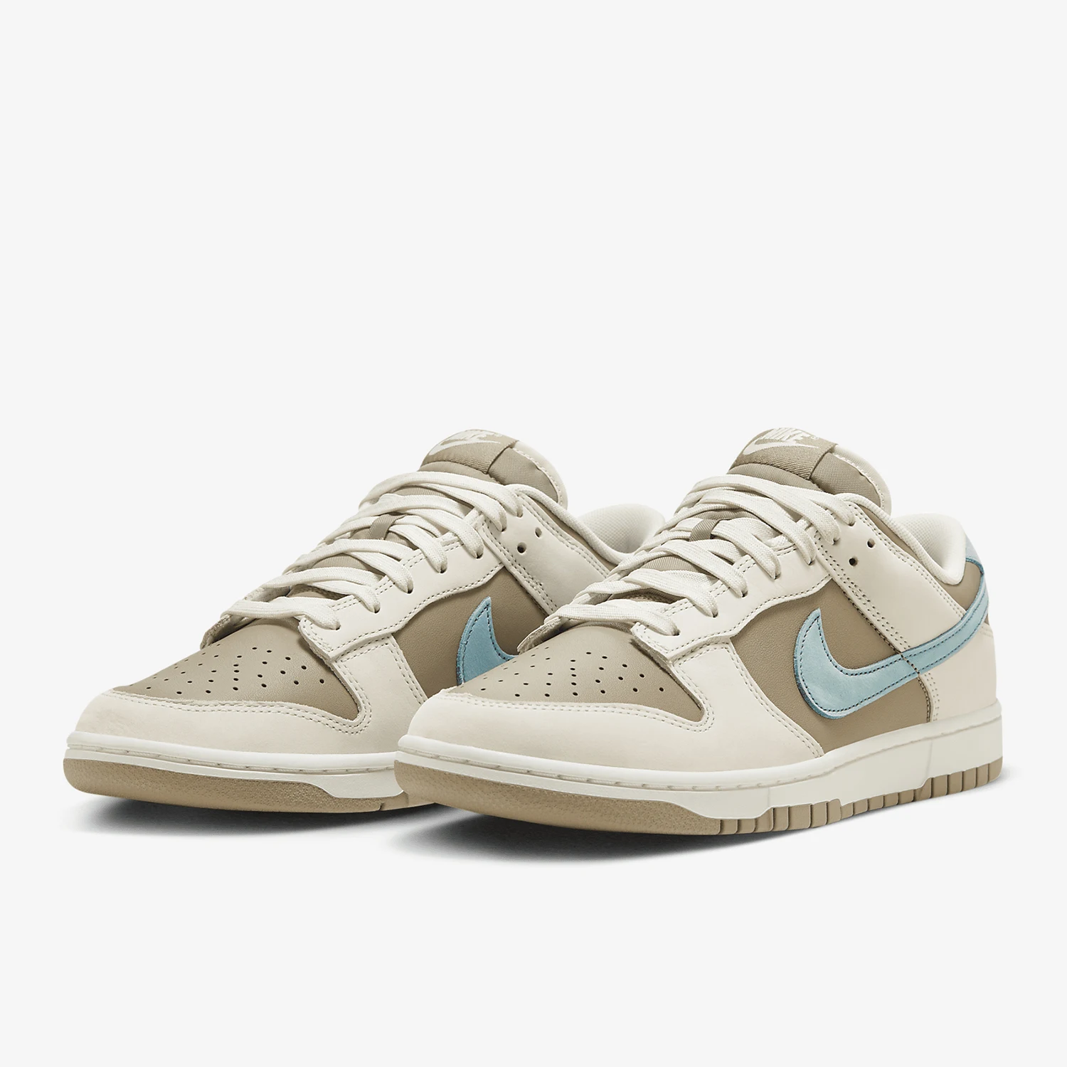 Nike Genuine Dunk L…