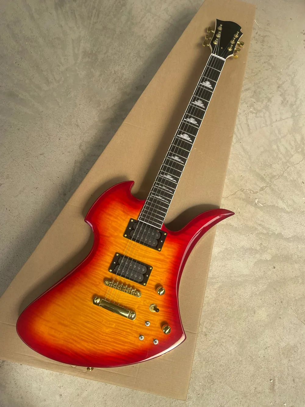 

Orange Body 6 Strings Electric Guitar with Gold Hardware,Rosewood Fretboard,Provide customized service