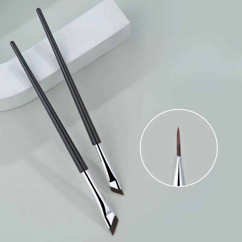 1Pc New Sickle Eyeliner Brush Diagonal Fine Blade Makeup Brushes Beginner Under The Eyes Place Makeup Brush Precise Detail Brush