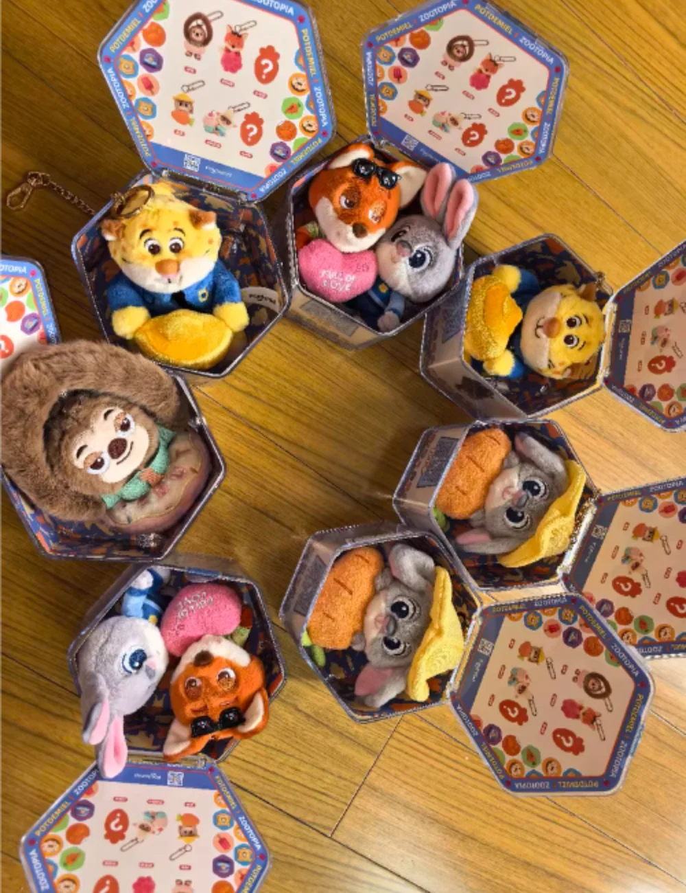 Echte Zootopia Sweet Strike Series Blind Box Trendy Play Anime Movie Randapparatuur Mystery Toy Hanger Decor Verjaardagscadeaus