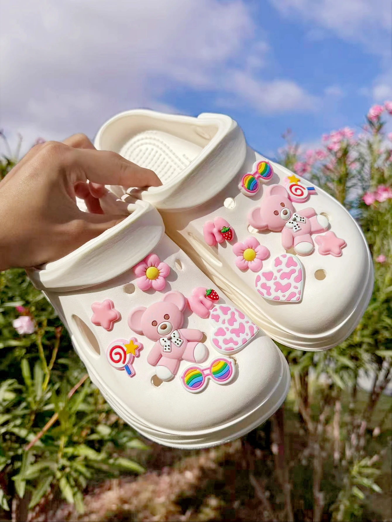 

14 cute pink PVC bear heart glasses and shoe buckle DIY decorations, suitable for women's sandals and beach bags - perfect gift