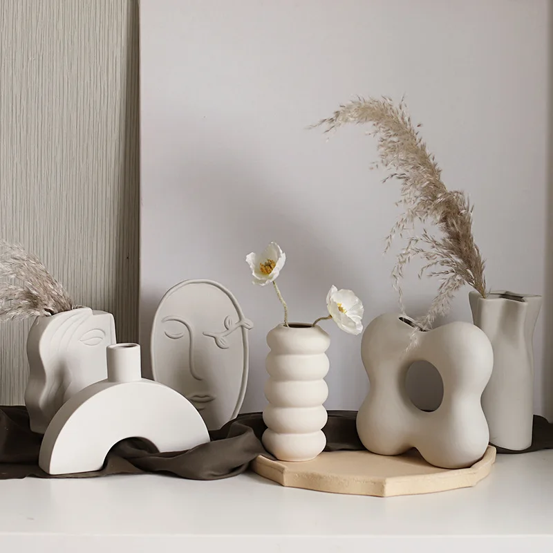 

Solid Color Ceramic Vase Decoration with Abstract Facial Features Living Room Home and Homestay Decorations Flower Vessels