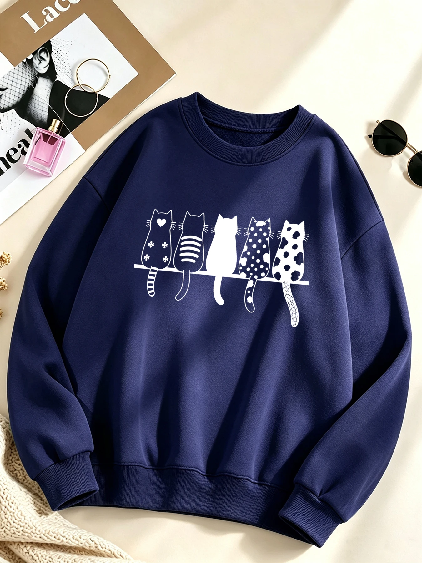 Süßes Herz-Katzen-Skizzen-Print-Sweatshirt für Damen, modisches O-Neck-Oberteil, Fleece-Herbstpullover, lässige, übergroße Sportbekleidung – Detail 11