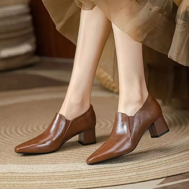 

2025 New Women's British Style Leather Shoes - Retro Chunky Heel Pointed-Toe Pumps, Low-Cut Dress Shoes for Office & Daily Wear