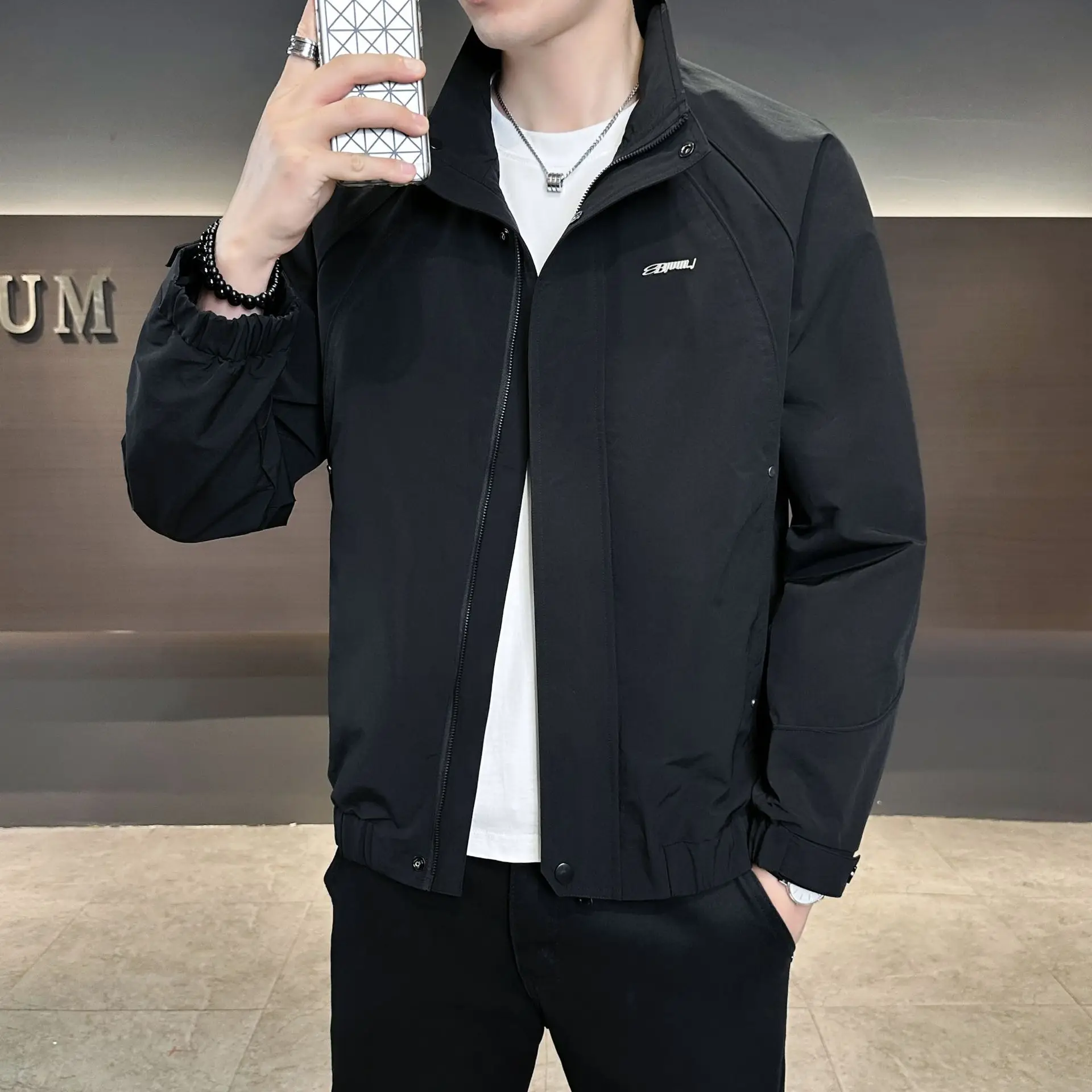    سترة غير رسمية معطف الرجال الموضة العصرية ملابس خارجية شتاء نمط جديد في الهواء الطلق سترة واقية تنوعا وسيم ملابس للرجال